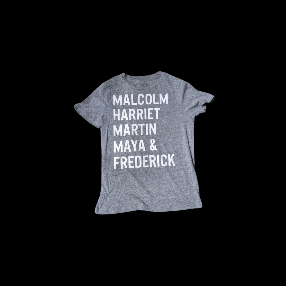 Pre-Owned Well Worn tee gray black history short sleeve shirt  Size M
